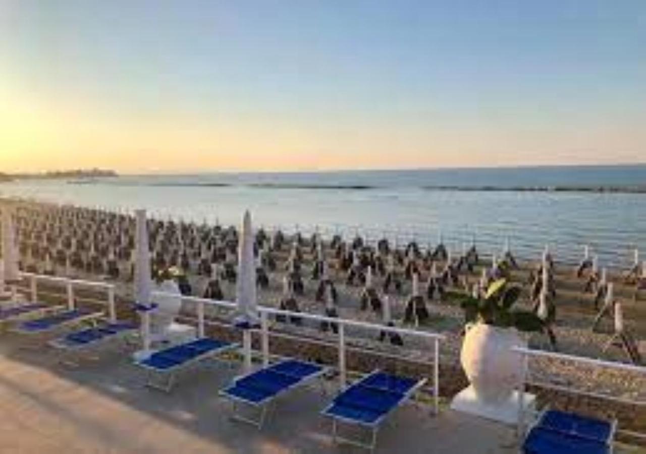 Casa Vacanza -Trani Centro Bagian luar foto