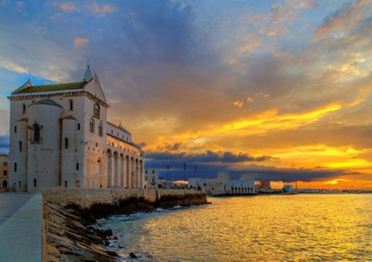 Casa Vacanza -Trani Centro Bagian luar foto
